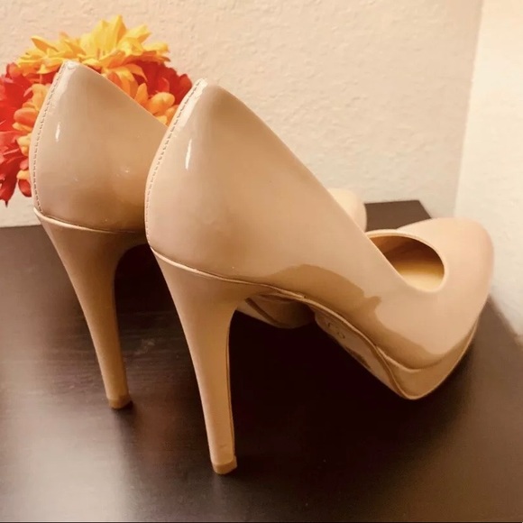 Chinese Laundry Beige Size 8 Wow Platform Pump NWO - Picture 3 of 8